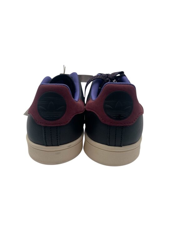 Athletic_Shoes